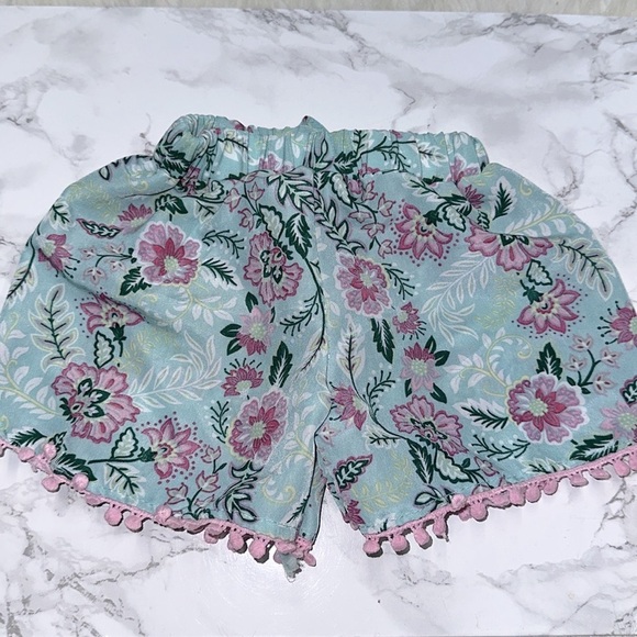 Floral little girls Shorts in Green and Pink size 3T - Picture 2 of 4